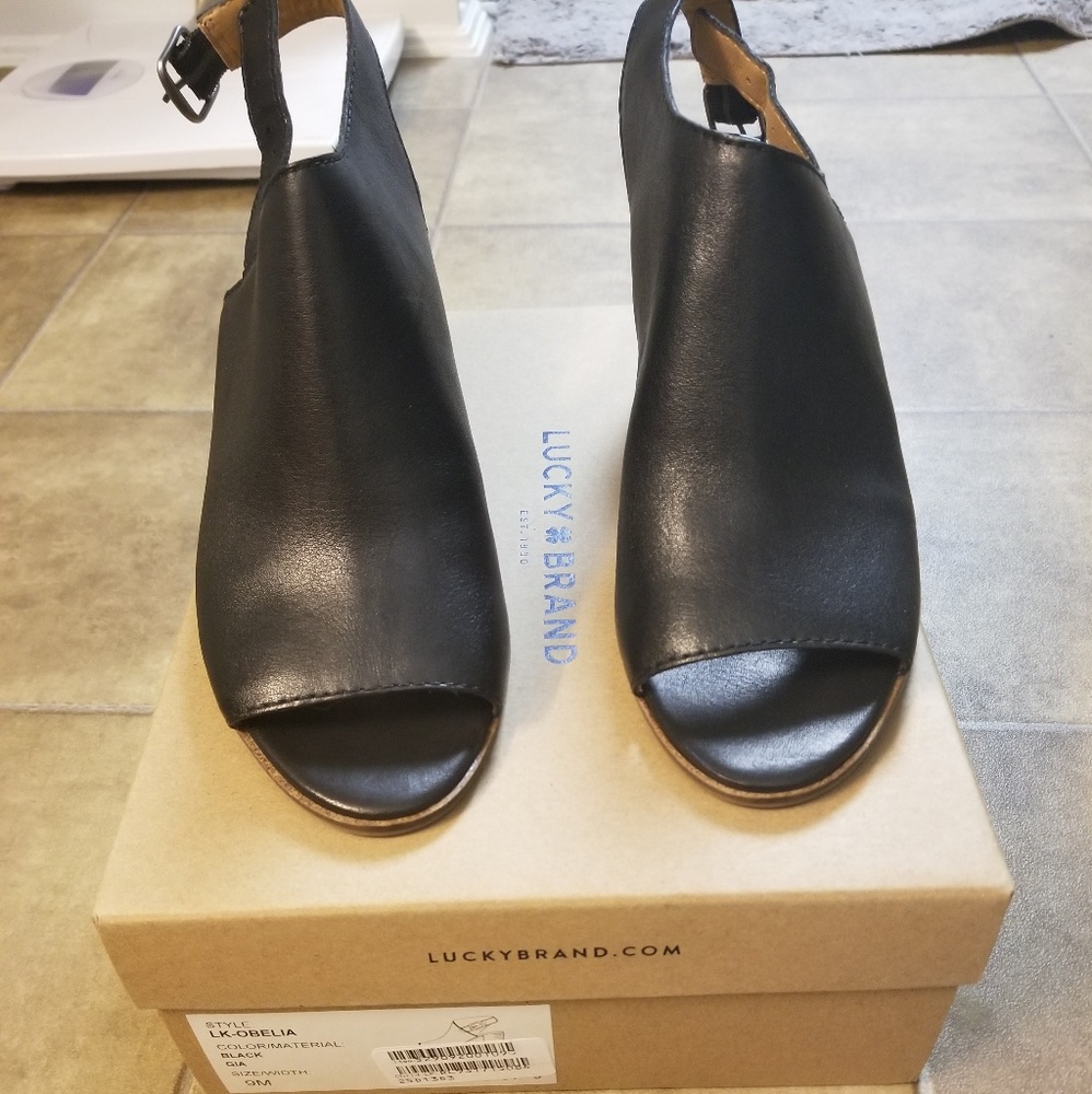 Lucky Brand open toe shoes